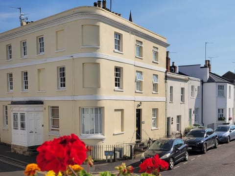 Property building, Neighbourhood, Street view, Parking
