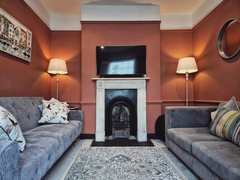 Unique & Stylish Town House in Central Cheltenham House in Cheltenham