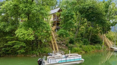 Cottage Cove Oasis - Lakefront with Hot Tub House in Douglas Lake