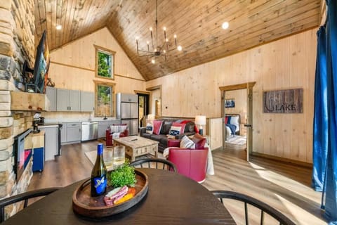 Bobber Bungalow - Boat Float Relax House in Douglas Lake