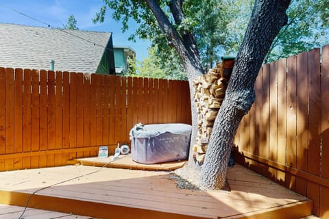 2BR Cabin - Close to Big Bear and Lake Arrowhead Cabin in Arrowbear Lake