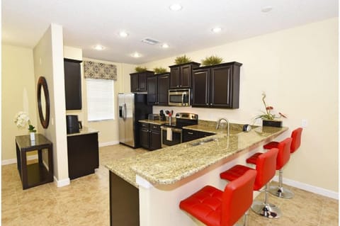 Five-Bedroom Pool Home Kissimmee House in Bay Lake