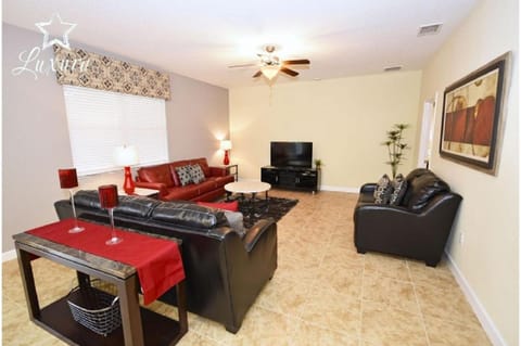 Five-Bedroom Pool Home Kissimmee House in Bay Lake