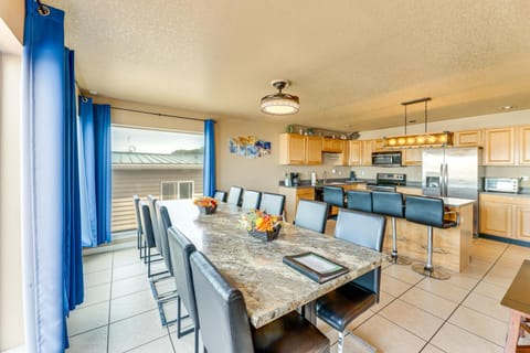 Group Friendly! Rockaway Beach Oasis with Game Room House in Rockaway Beach