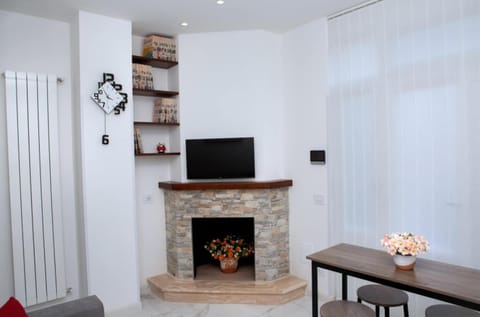 Communal lounge/ TV room, TV and multimedia, Living room, Seating area, Evening entertainment