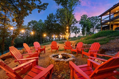 The Heights - Luxury Cabin with Mountain Views & Hot Tub Cabin in Oklahoma