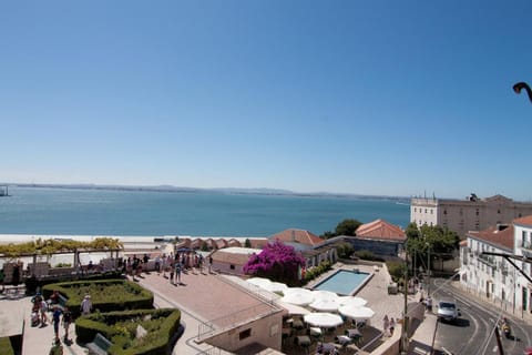 Nearby landmark, Neighbourhood, Sea view, Street view, Location