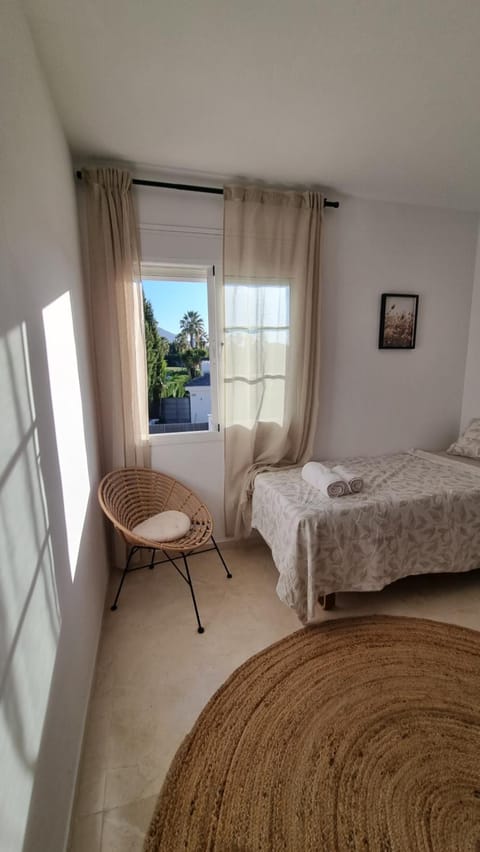 3-bedrooms HOUSE with private sunny garden and community pool in Nueva Andalucia near Puerto Banús House in Marbella