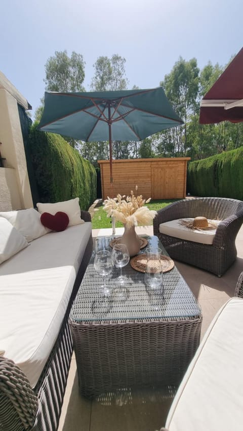 3-bedrooms HOUSE with private sunny garden and community pool in Nueva Andalucia near Puerto Banús House in Marbella