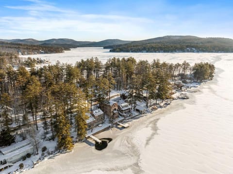 Spacious Waterfront Retreat on Merrymeeting Lake House in Merrymeeting Lake