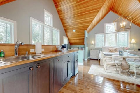 The Spa Loft at Crescent Lake Apartment in Wolfeboro