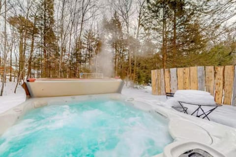 The Spa Loft at Crescent Lake Apartment in Wolfeboro