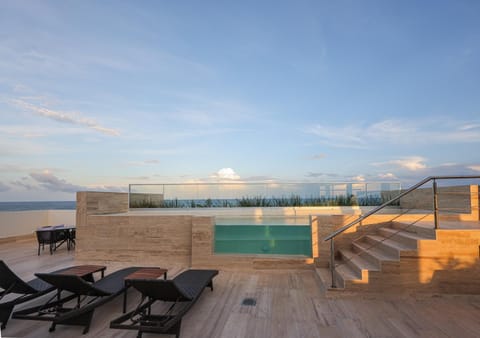 Balcony/Terrace, Sea view, Swimming pool, sunbed