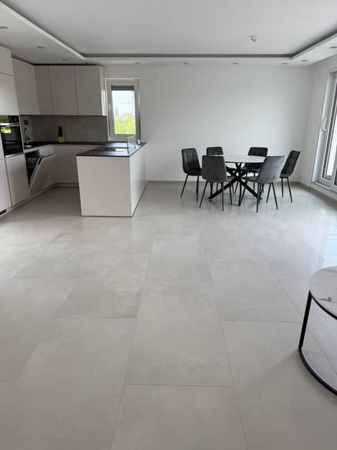 Luxus Appartement- Waldheim Apartment in Offenbach