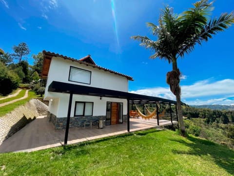 Property building, Garden, Balcony/Terrace