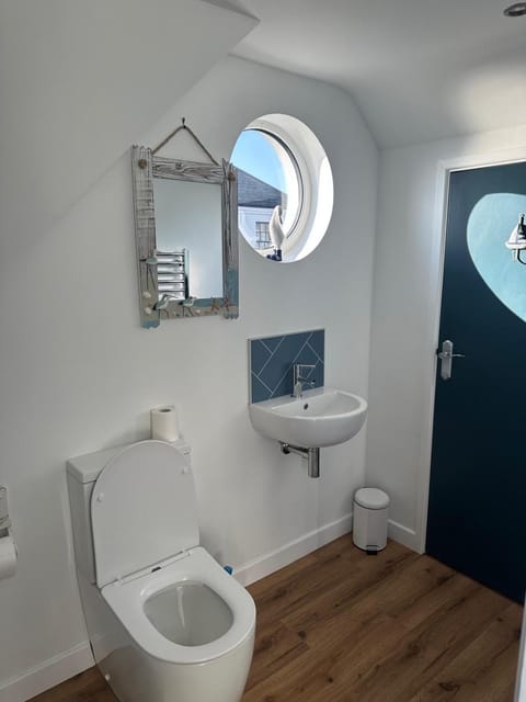 The Boat Cottage - private beach access House in Northern Ireland