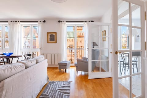 Horyzont Apartamenty- Apartament Ratuszowy- stylowy apartament dla 6 osób w samym sercu starówki Apartment in West Pomeranian Voivodeship, Poland