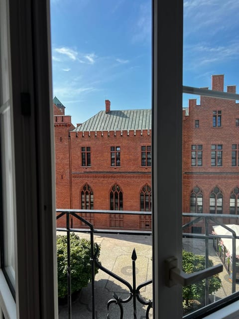 Horyzont Apartamenty- Apartament Ratuszowy- stylowy apartament dla 6 osób w samym sercu starówki Apartment in West Pomeranian Voivodeship, Poland