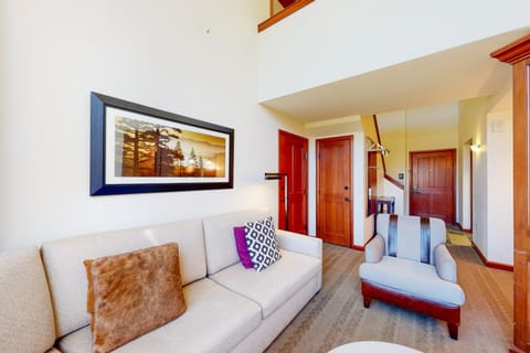 Everline Resort & Spa 810 Apartment in Palisades Tahoe (Olympic Valley)