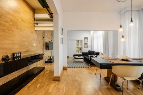 Kitchen or kitchenette, Living room, Seating area, Dining area, air conditioner