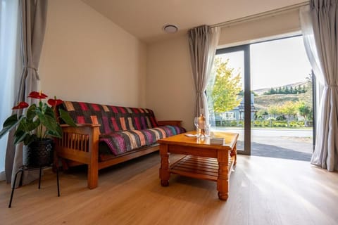 View (from property/room), Living room, Seating area