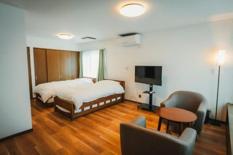 Bed, TV and multimedia, Living room, Bedroom