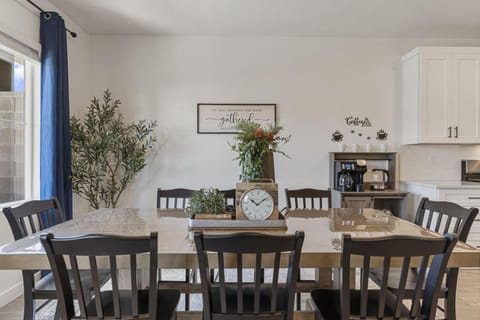 Red Rock Trails townhouse House in Washington