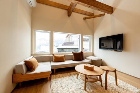 Communal lounge/ TV room, TV and multimedia