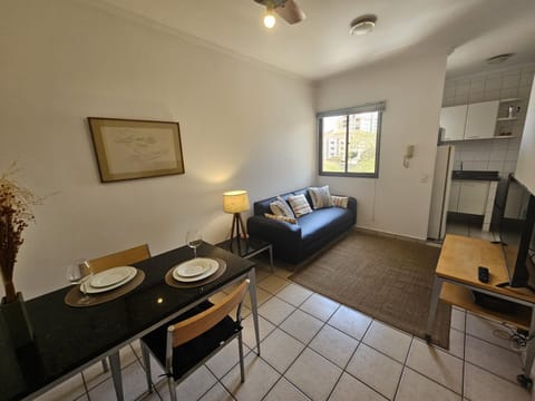 TV and multimedia, Kitchen or kitchenette, Living room, Seating area
