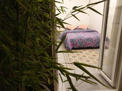 Bed, Garden, Photo of the whole room, Bedroom