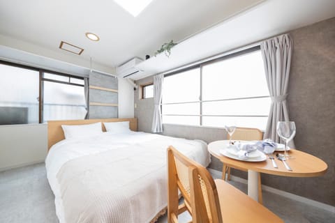 Bed, Living room, Dining area, Bedroom