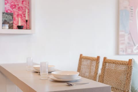 Seating area, Dining area