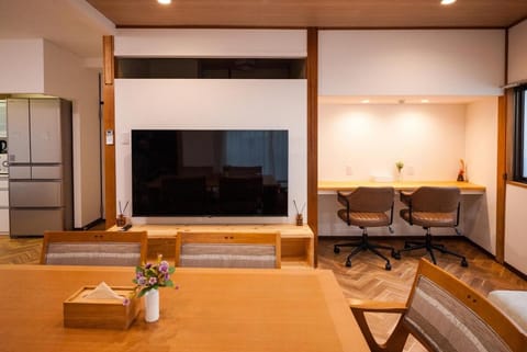 TV and multimedia, Living room, Dining area