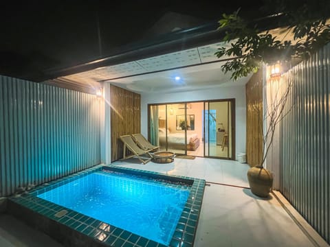 Patio, Pool view, Swimming pool