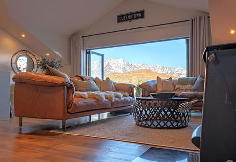 Natural landscape, Living room, Landmark view, Mountain view