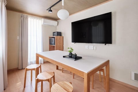 Living room, Dining area