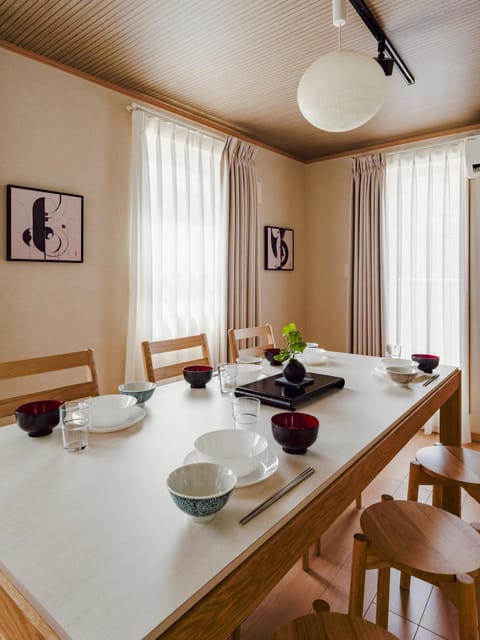 Food and drinks, Dining area, Food, Drinks