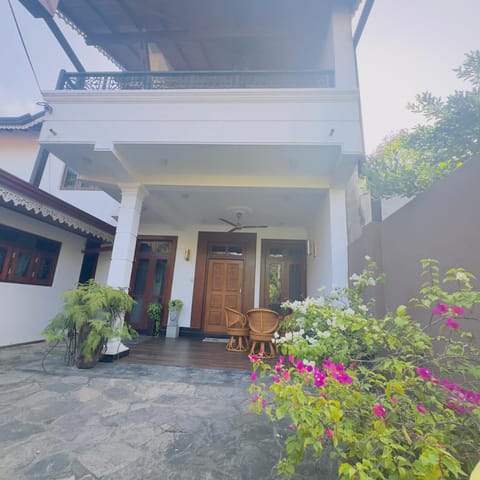 Property building, Patio, Spring, Day, Garden, View (from property/room), Balcony/Terrace, Garden view