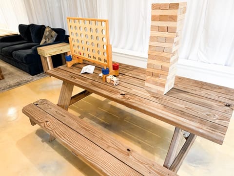 24 ppl! Hot Tubs, Pool, Firepits 3 Homes, Venue House in Lake Travis