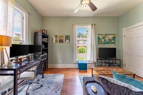 Bed, Seating area, Evening entertainment, Bedroom