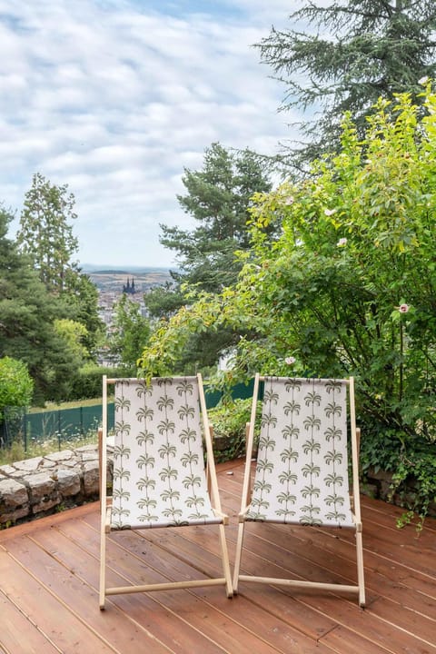 View (from property/room), Balcony/Terrace, Garden view