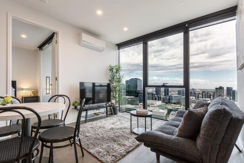 TV and multimedia, View (from property/room), View (from property/room), Living room, City view, City view, Sea view, Sea view, air conditioner
