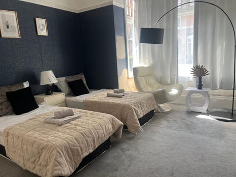 Spacious 7-Bedroom Victorian House House in Walsall