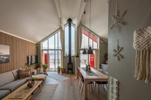 TV and multimedia, Living room, Dining area, Sea view