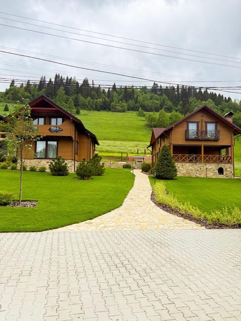 Property building, Day, Natural landscape, Garden, Garden view
