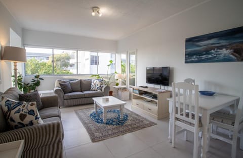 Communal lounge/ TV room, TV and multimedia, Living room