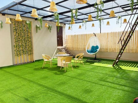 Balcony/Terrace, Seating area, Garden view