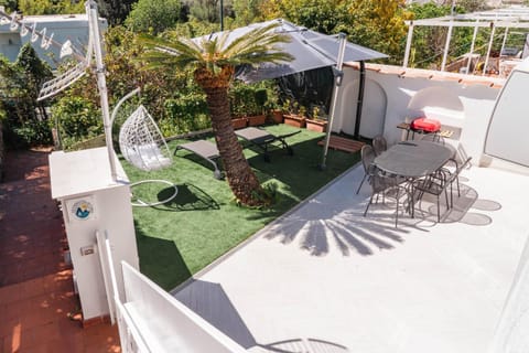 Balcony/Terrace, sunbed
