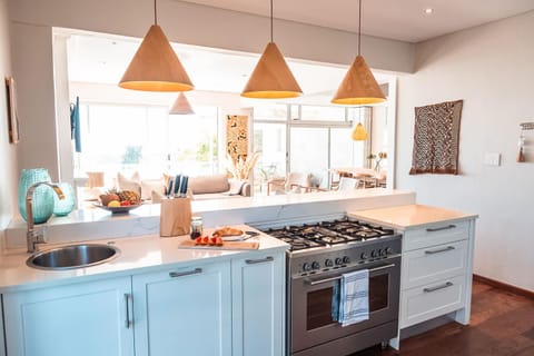 Skyloop Villa Family-Friendly House in Camps Bay