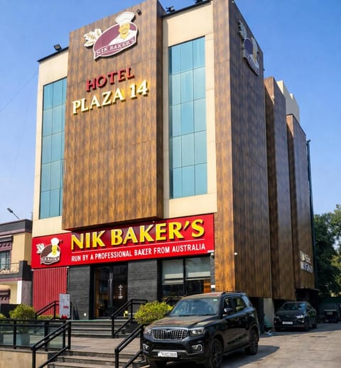 Property building, Facade/entrance